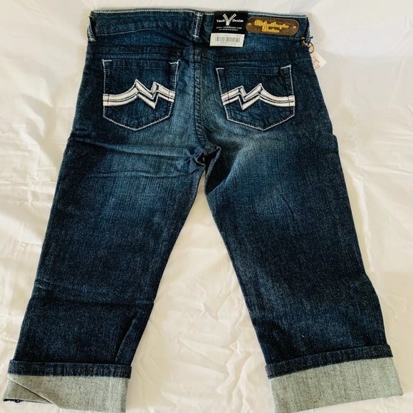 2/$20✨ NWT Womens Basic Capri Various Sizes - Picture 4 of 5